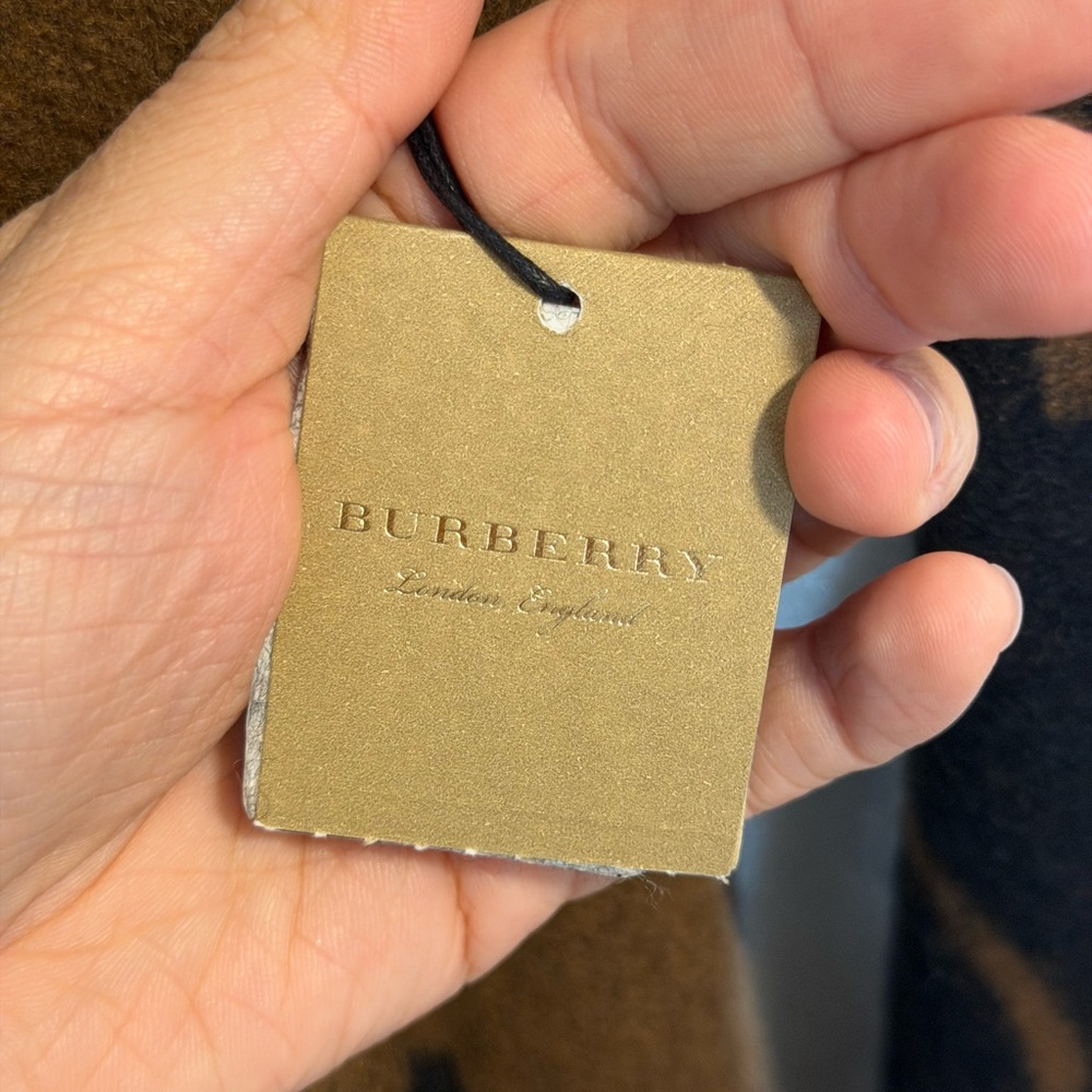 NWT Burberry Logo Cashmere Black and Brown Scarf - Picture 9 of 11